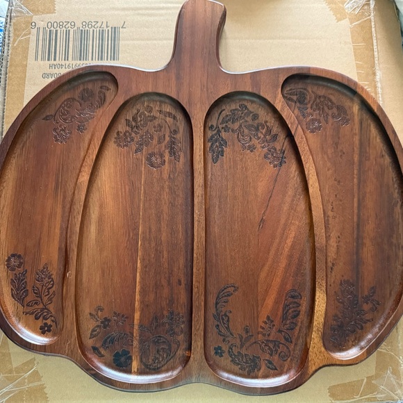 The Pioneer Woman Other - The Pioneer Women pumpkin charcuterie board